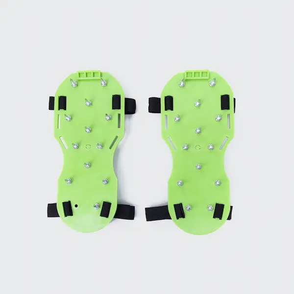 Adjustable Spike Shoes for Self Leveling Floor Construction